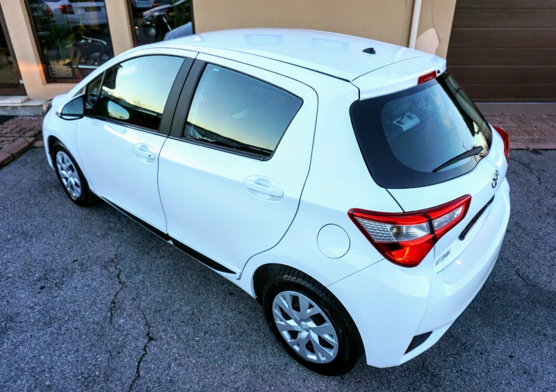 Toyota Yaris 1.0i ACTIVE, снимка 4 - Автомобили и джипове - 21954231