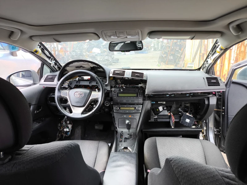 Toyota Avensis 2.2D Cat, снимка 8 - Автомобили и джипове - 39858167