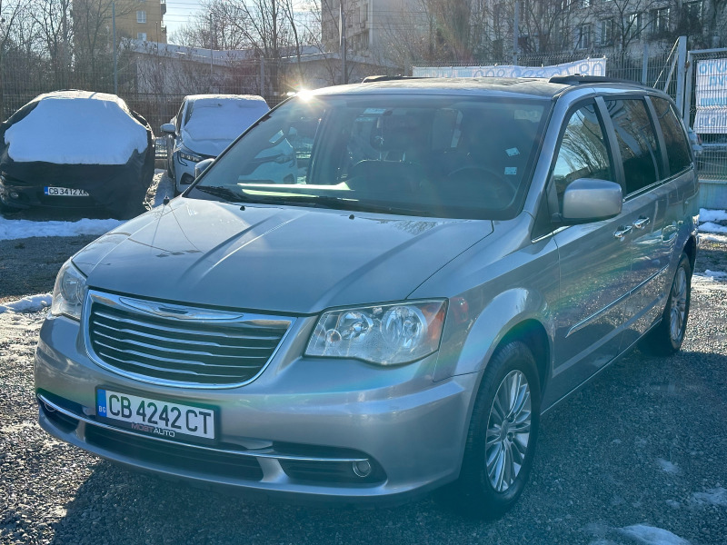 Chrysler Town and Country 3.6i **LIMITED**, снимка 2 - Автомобили и джипове - 43960544