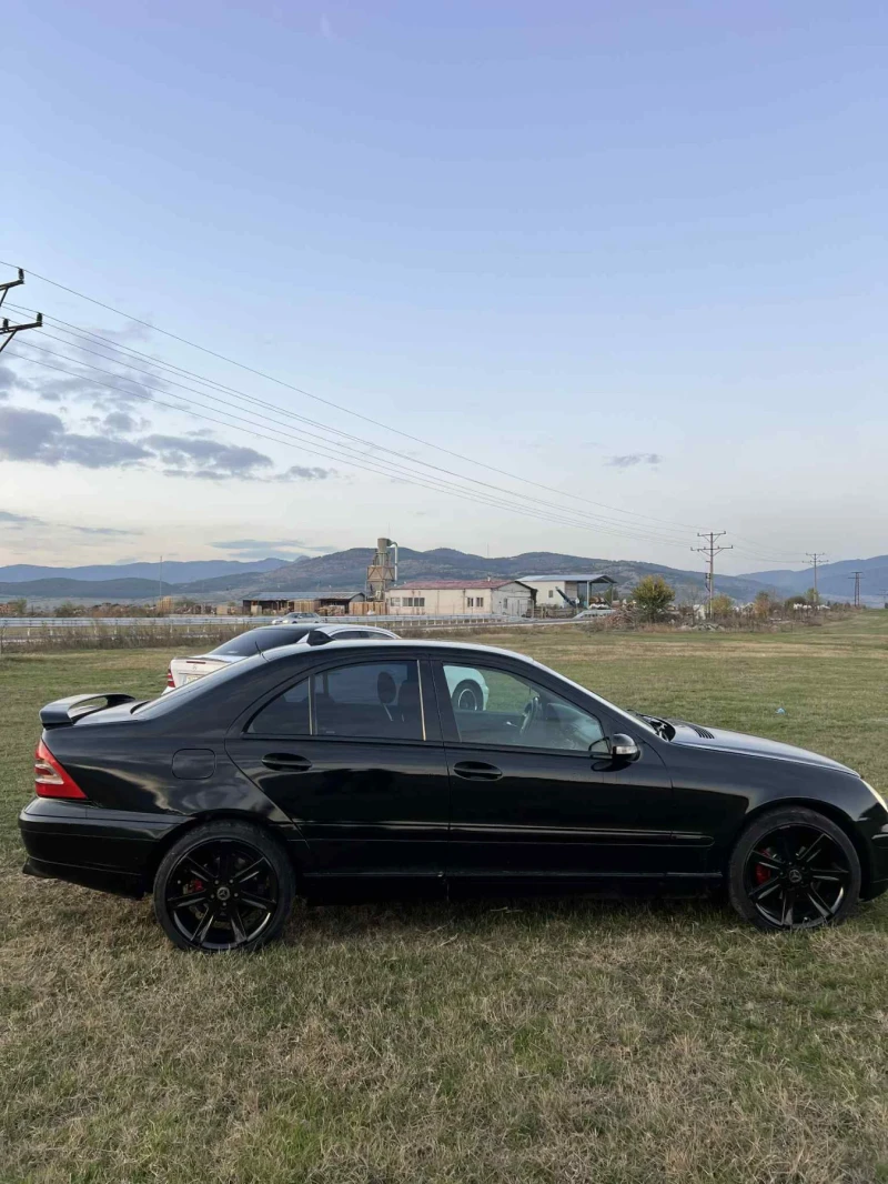 Mercedes-Benz C 200, снимка 5 - Автомобили и джипове - 52655285