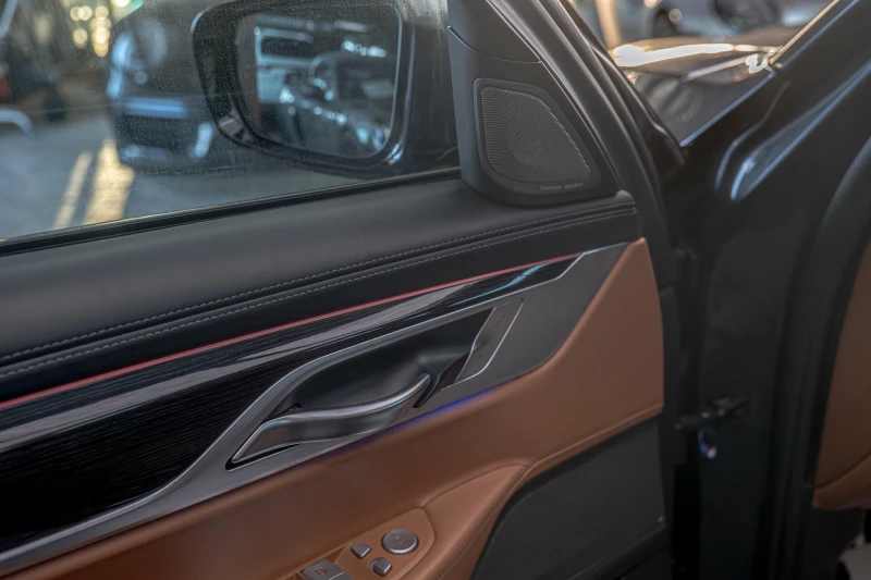 BMW 730 xDrive/M-Sport/Virtual/Soft Close/Harman Kardon/Ка, снимка 8 - Автомобили и джипове - 52873319