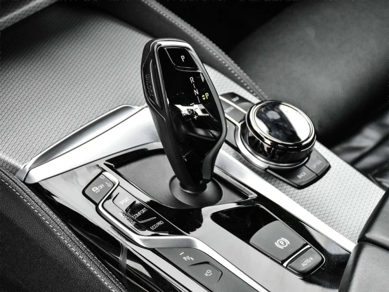 BMW 550 * xDrive * CARFAX * ЦЕНА ДО БГ, снимка 15 - Автомобили и джипове - 53455575