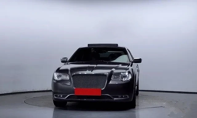 Chrysler 300c 3.6 91000км - изображение 3