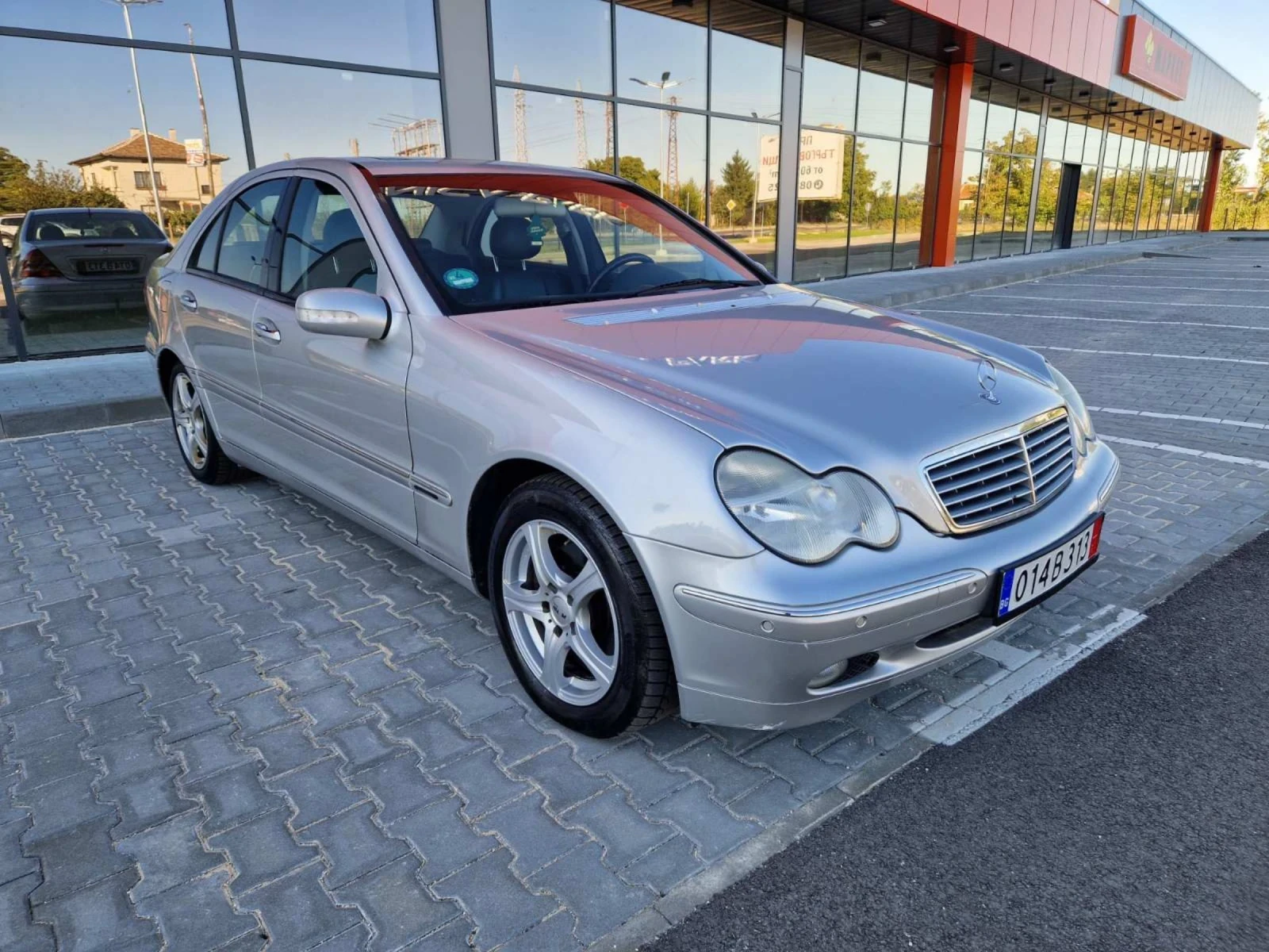 Mercedes-Benz C 320 3.2 / АВАНГАРД  - изображение 2