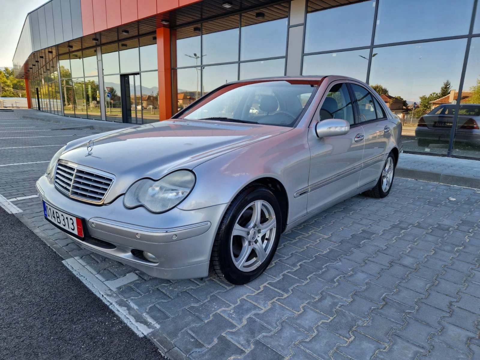 Mercedes-Benz C 320 3.2 / АВАНГАРД  - изображение 3