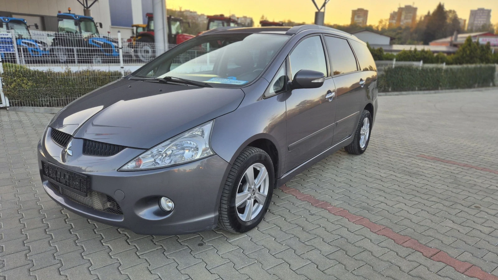 Mitsubishi Grandis 2.0TDI - изображение 2