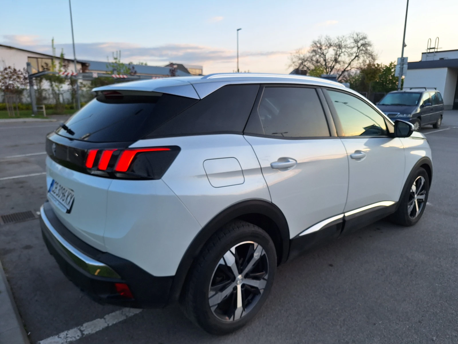Peugeot 3008 NEW ALLURE 1.2 e-THP 130 EAT6  - изображение 4