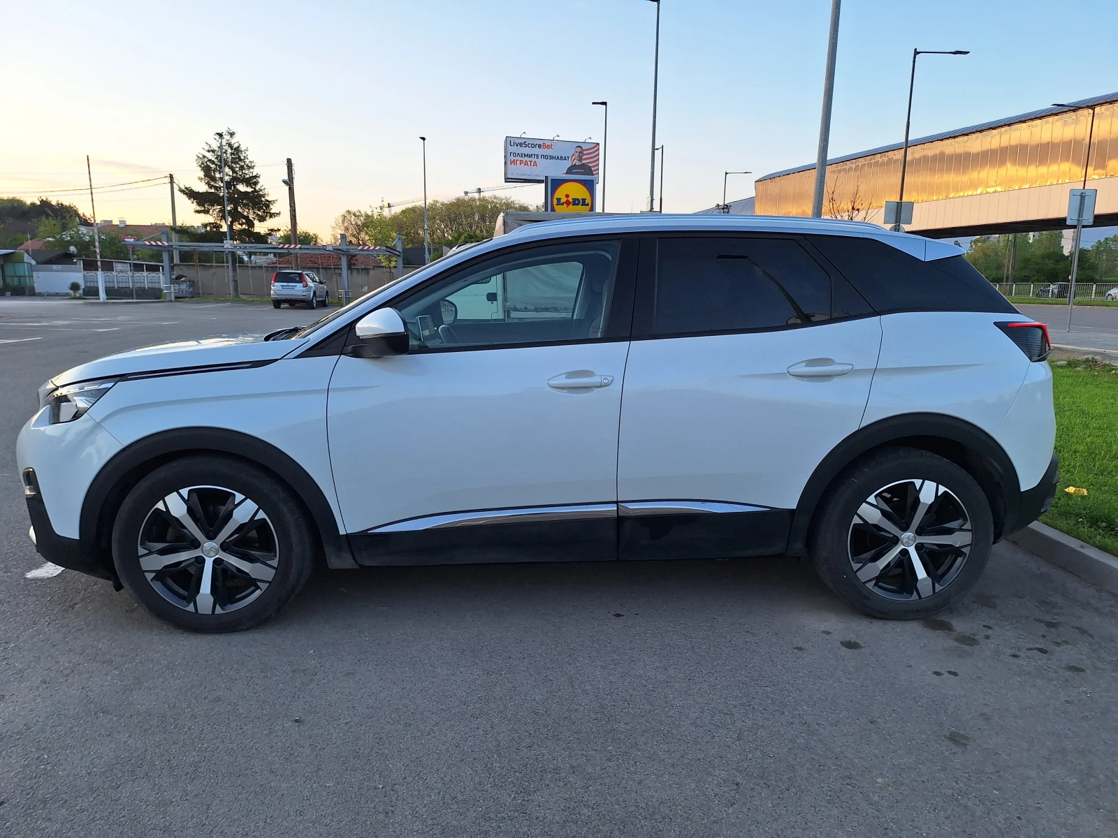 Peugeot 3008 NEW ALLURE 1.2 e-THP 130 EAT6  - изображение 6