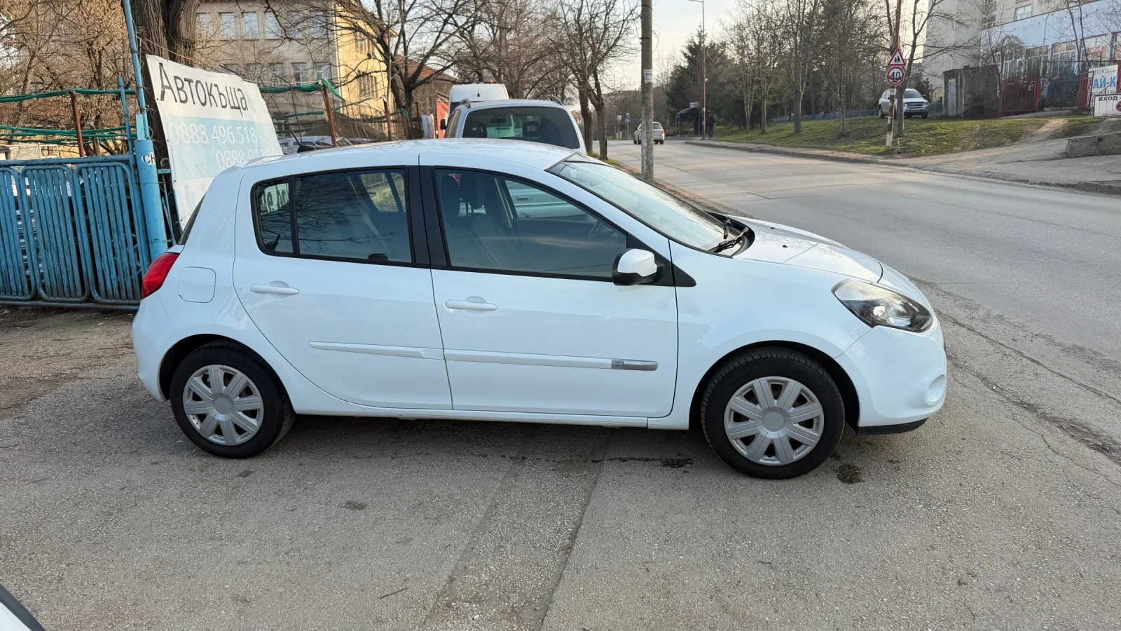 Renault Clio 1.2 ГАЗ, снимка 4 - Автомобили и джипове - 53724552