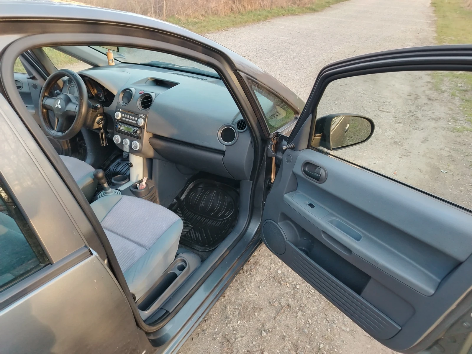 Mitsubishi Colt 6, снимка 11 - Автомобили и джипове - 53757589