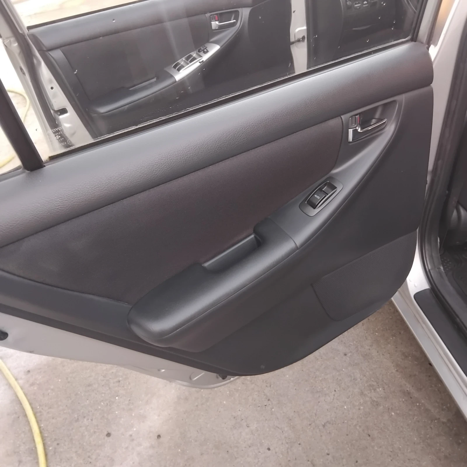 Toyota Corolla Corola 1.4 бензин ФЕЙСЛИФТ , снимка 11 - Автомобили и джипове - 54112236