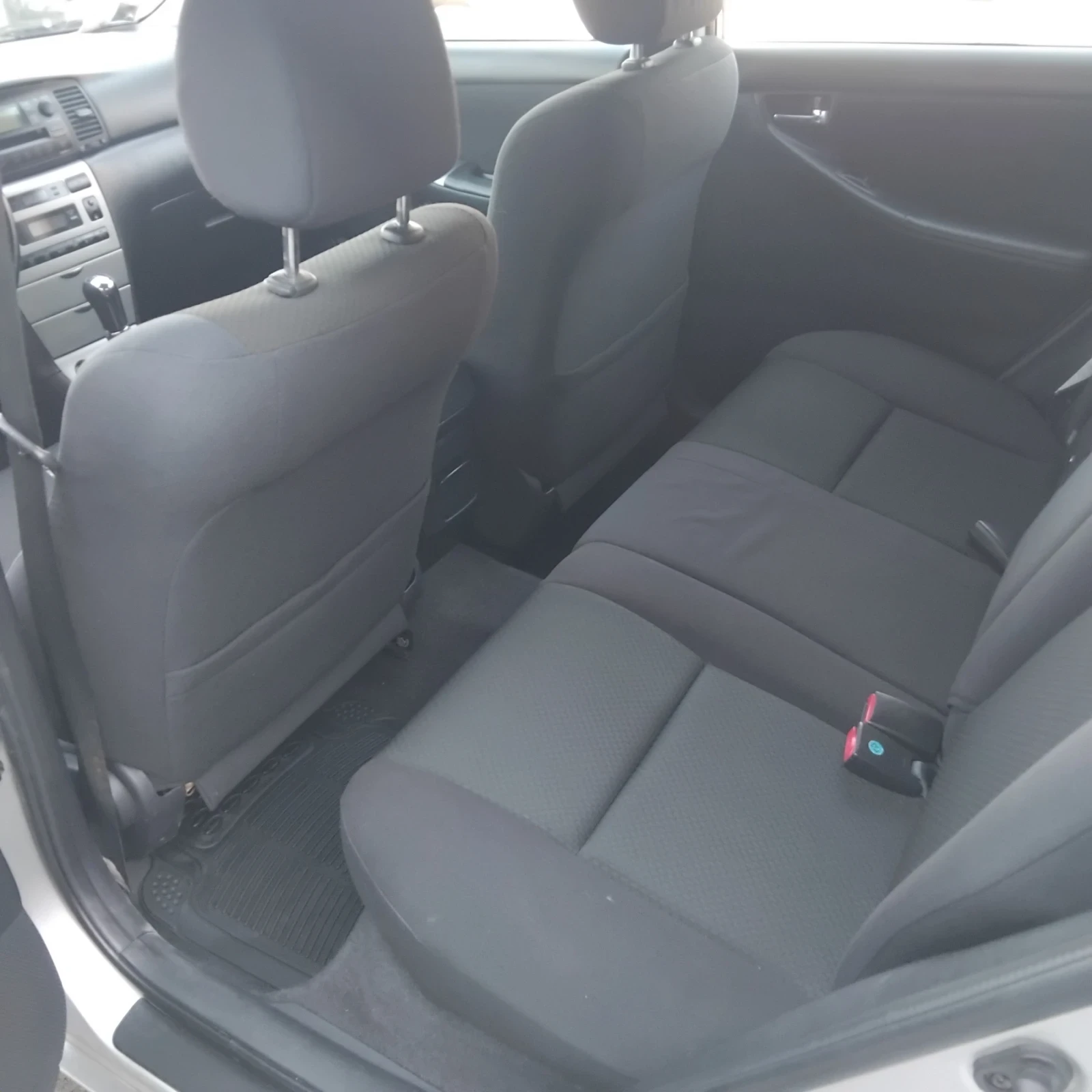 Toyota Corolla Corola 1.4 бензин ФЕЙСЛИФТ , снимка 7 - Автомобили и джипове - 54112236