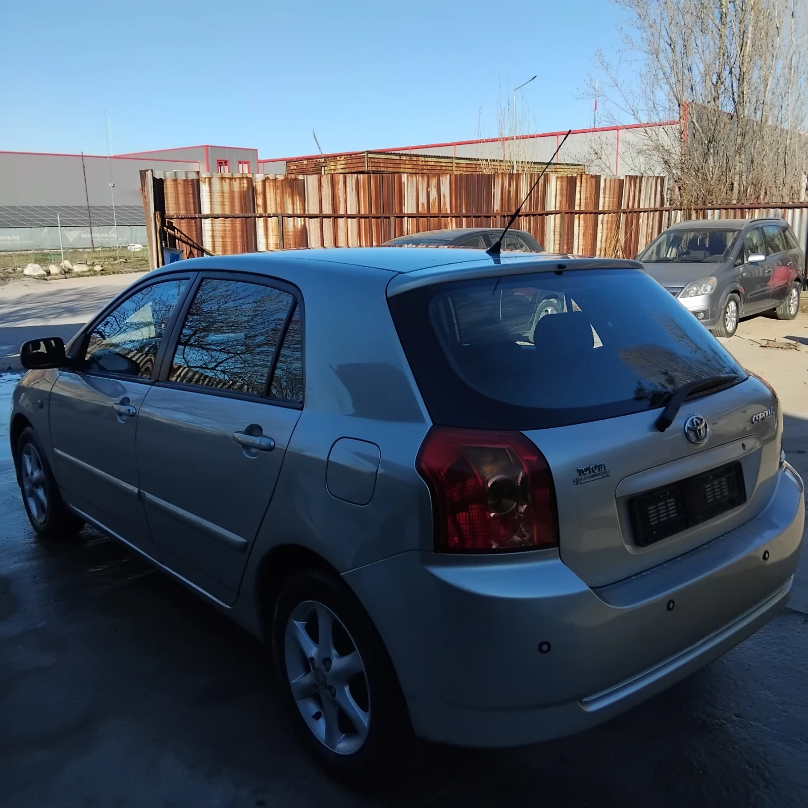 Toyota Corolla Corola 1.4 бензин ФЕЙСЛИФТ , снимка 4 - Автомобили и джипове - 54112236