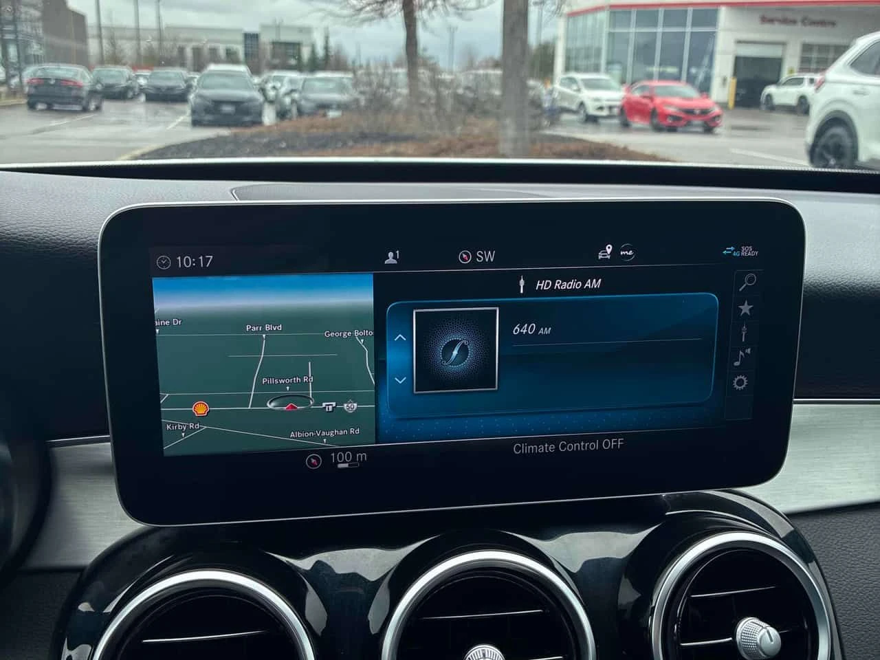 Mercedes-Benz C 300 4MATIC* DISTRONIC* 360КАМЕРИ* ПАНОРАМА* , снимка 10 - Автомобили и джипове - 54183265