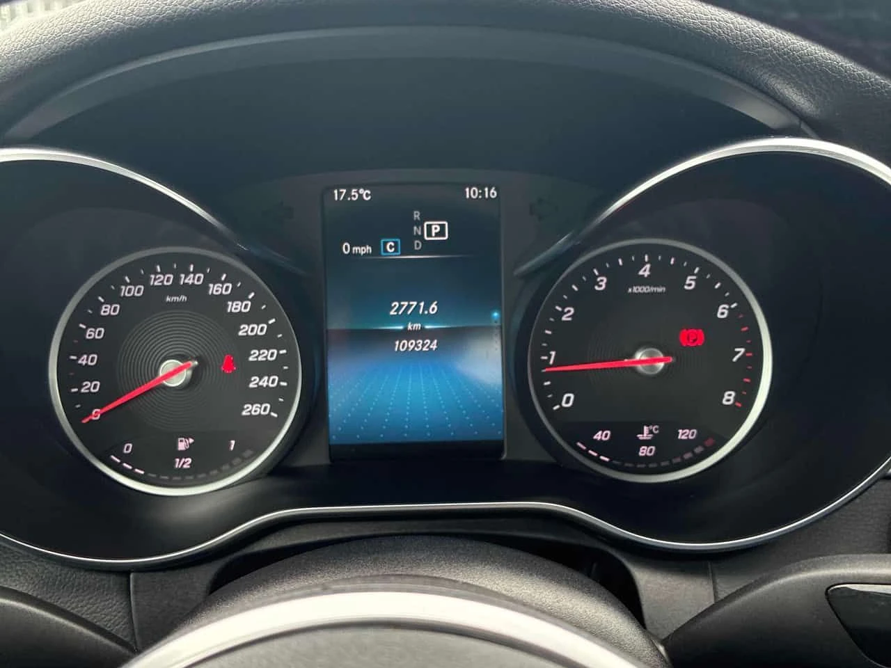 Mercedes-Benz C 300 4MATIC* DISTRONIC* 360КАМЕРИ* ПАНОРАМА* , снимка 8 - Автомобили и джипове - 54183265