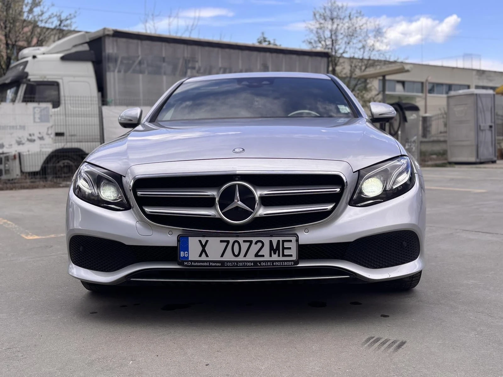 Mercedes-Benz E 220, снимка 2 - Автомобили и джипове - 54259142