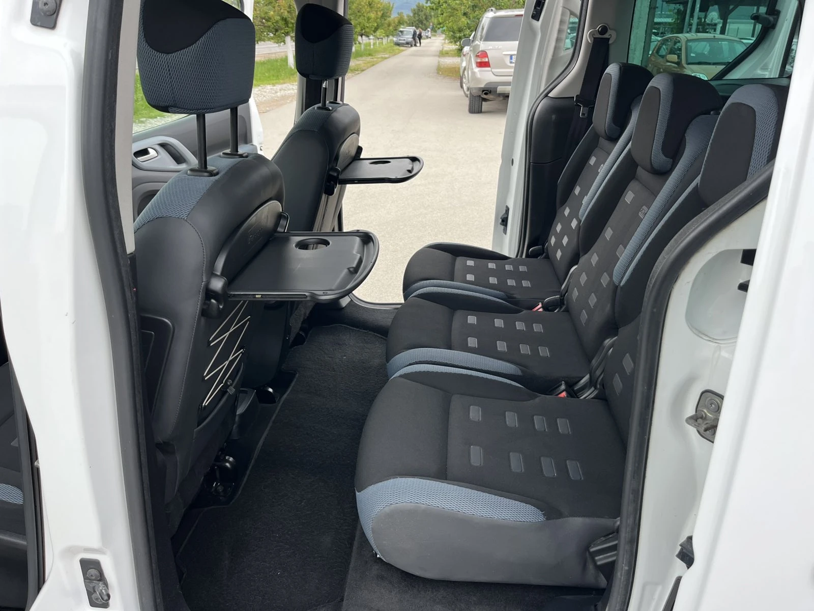 Citroen Berlingo XTR 1.6HDI 92кс КЛИМАТИК ПЕРФЕКТНО ВНОС ИТАЛИЯ, снимка 9 - Автомобили и джипове - 54646355