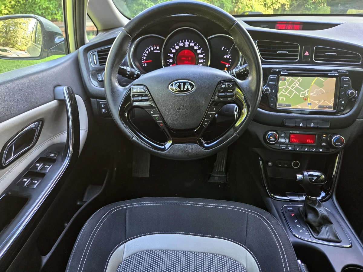 Kia Ceed 1.6i AUTOMATIC/ШИБИДАХ/NAVI, снимка 12 - Автомобили и джипове - 54861585