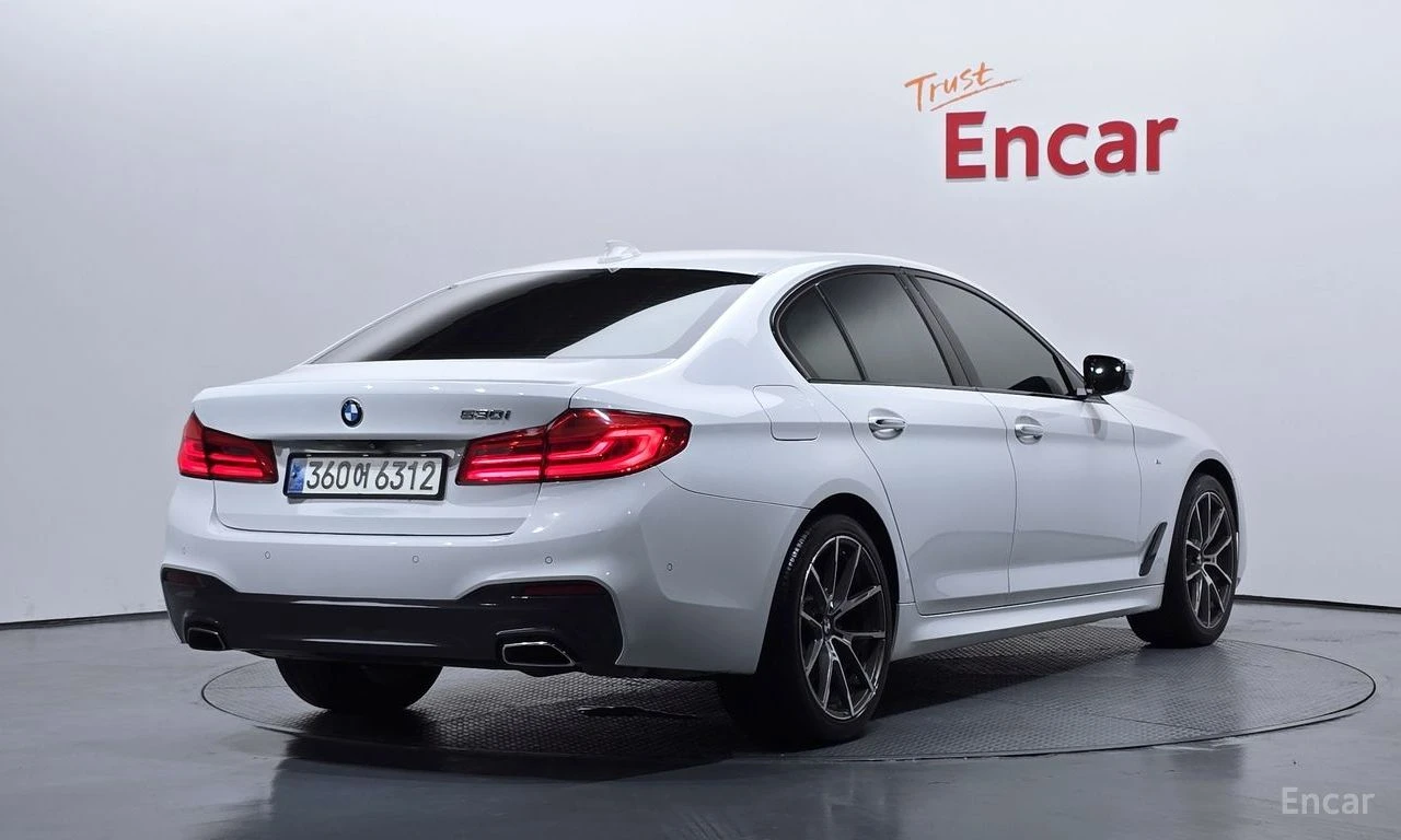 BMW 530 M* SPORT* ОБДУХВАНЕ* ДИСТРОНИК* ХЕДЪП* , снимка 2 - Автомобили и джипове - 55103710