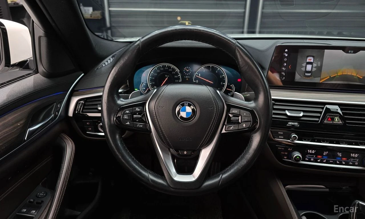 BMW 530 M* SPORT* ОБДУХВАНЕ* ДИСТРОНИК* ХЕДЪП* , снимка 8 - Автомобили и джипове - 55103710