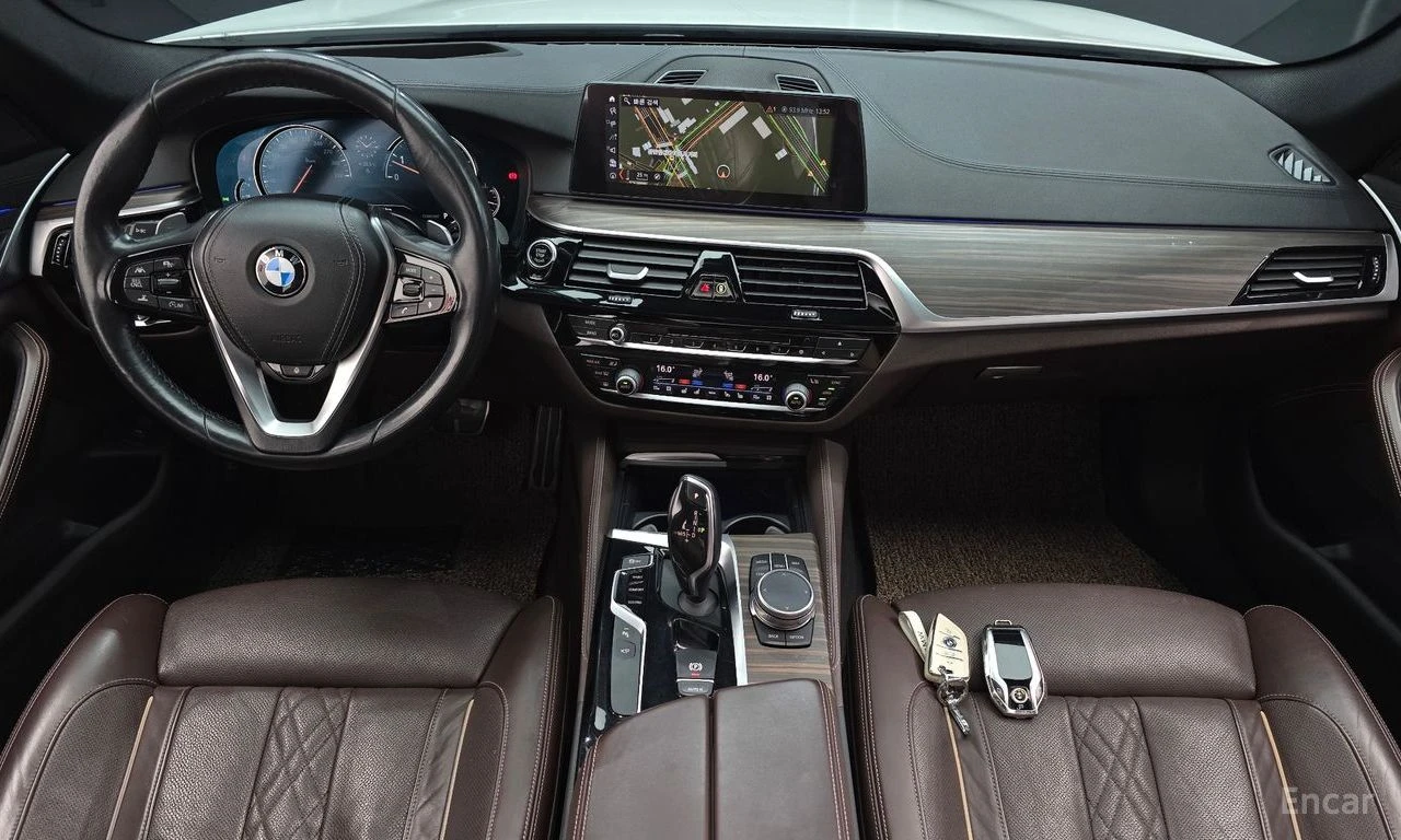 BMW 530 M* SPORT* ОБДУХВАНЕ* ДИСТРОНИК* ХЕДЪП* , снимка 7 - Автомобили и джипове - 55103710