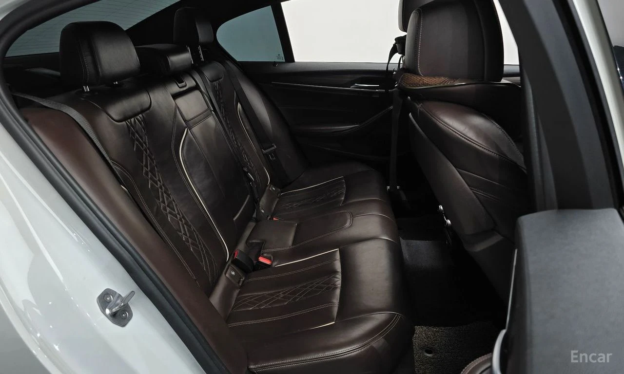BMW 530 M* SPORT* ОБДУХВАНЕ* ДИСТРОНИК* ХЕДЪП* , снимка 14 - Автомобили и джипове - 55103710