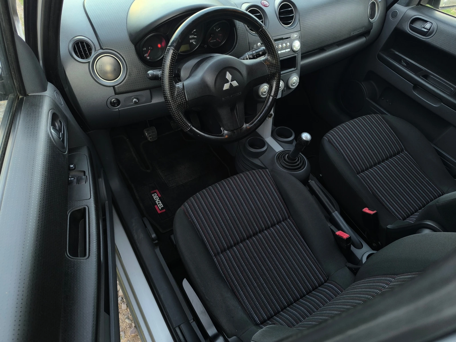 Mitsubishi Colt FACE LIFT-1.3i-95кс(4-цилиндъра, верига)-КЛИМАТИК-, снимка 10 - Автомобили и джипове - 55486062