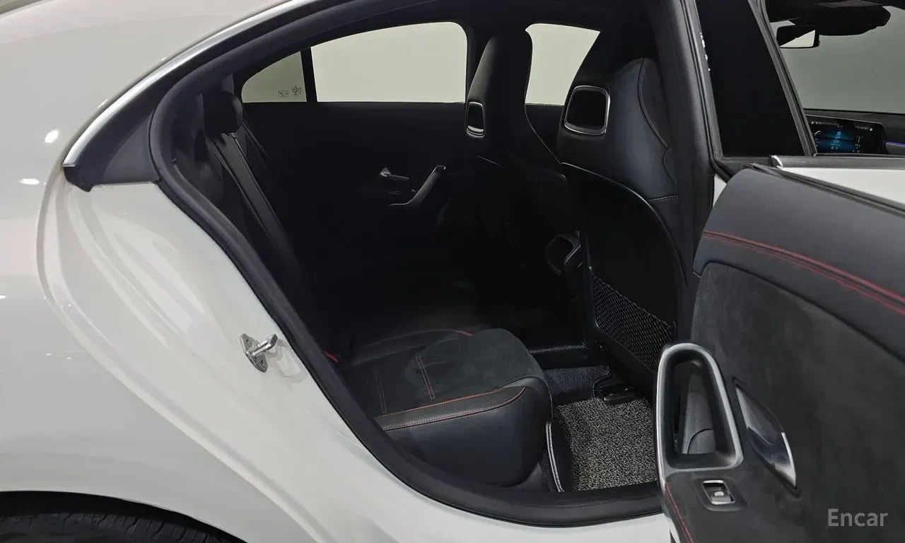 Mercedes-Benz CLA 250 AMG* LINE* ПОДГРЕВ* КАМЕРА* LANE* ASSIST* , снимка 14 - Автомобили и джипове - 55693820