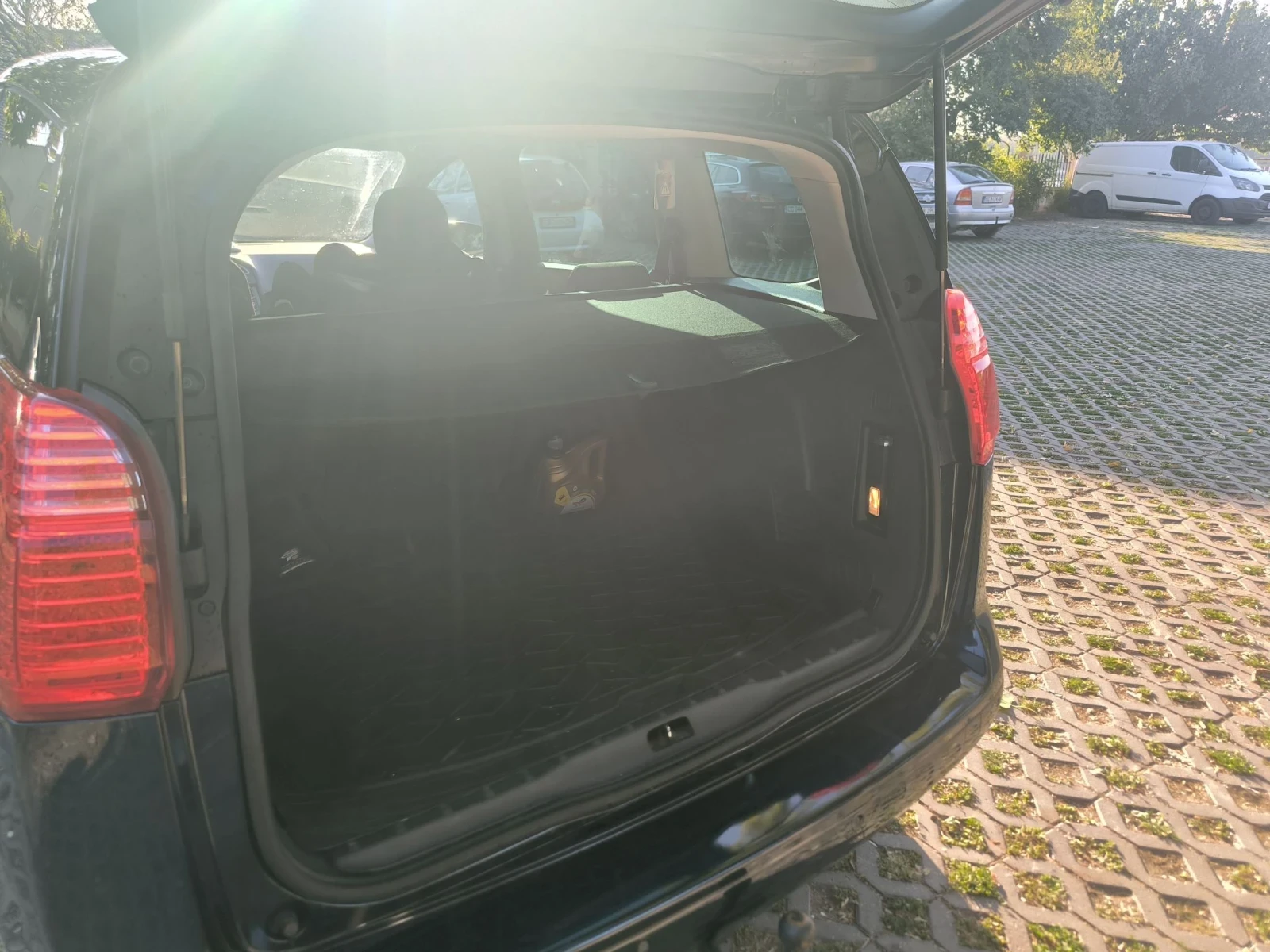 Peugeot 5008, снимка 7 - Автомобили и джипове - 55891465