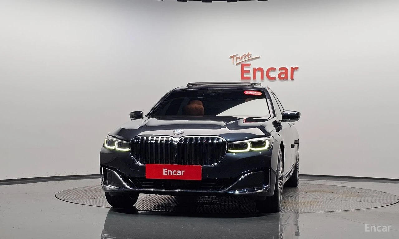 BMW 740 Li* XDRIVE* ОБДУХВАНЕ* ДИСТРОНИК* ХЕДЪП* МАСАЖ* LA, снимка 3 - Автомобили и джипове - 55960600