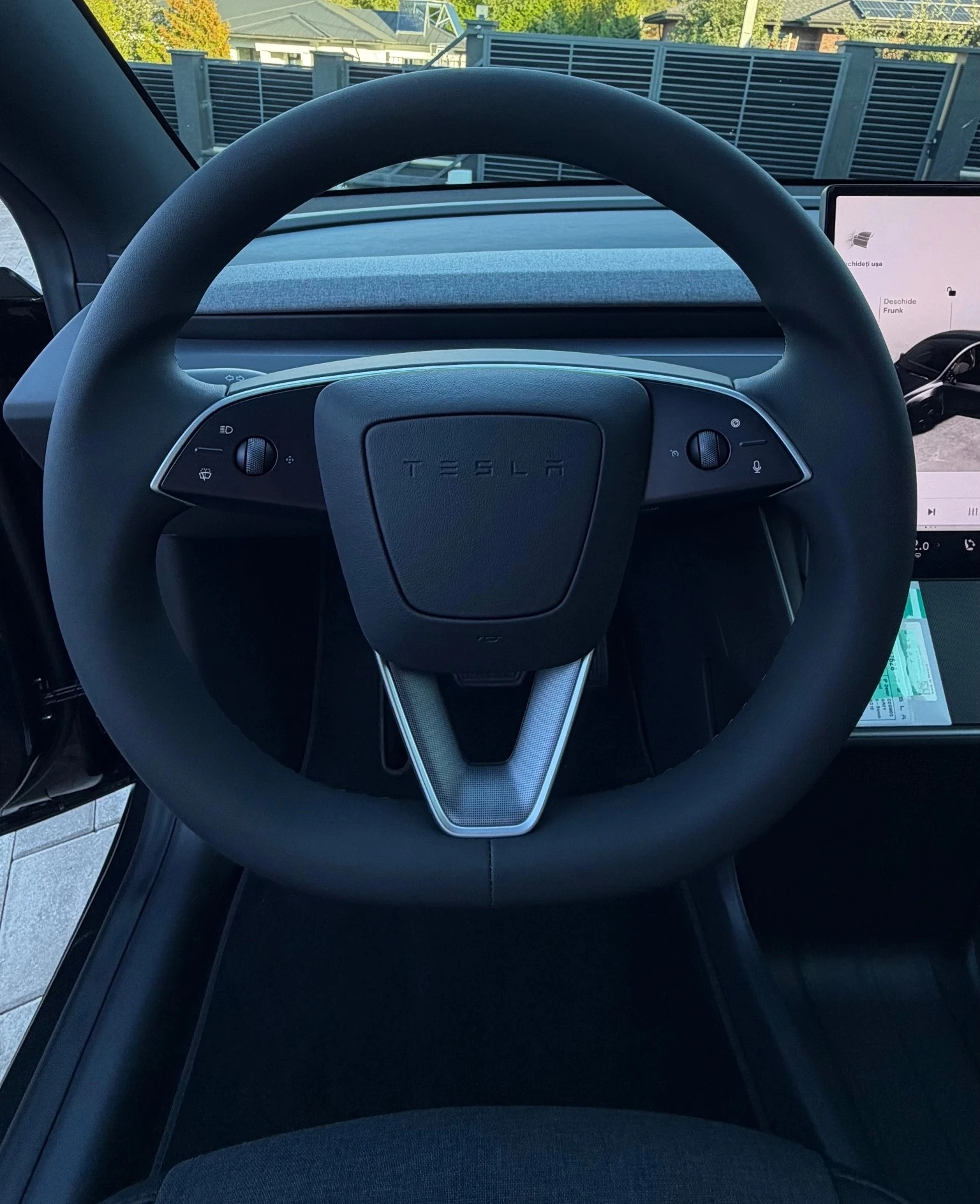 Tesla Model Y 62.5 kWh Standard, снимка 6 - Автомобили и джипове - 56493160