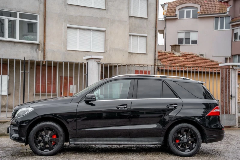 Mercedes-Benz ML 350 BlueTEC-AMG-PANORAMA-Keyless GO-HARMAN KARDON-FULL, снимка 4 - Автомобили и джипове - 53410263