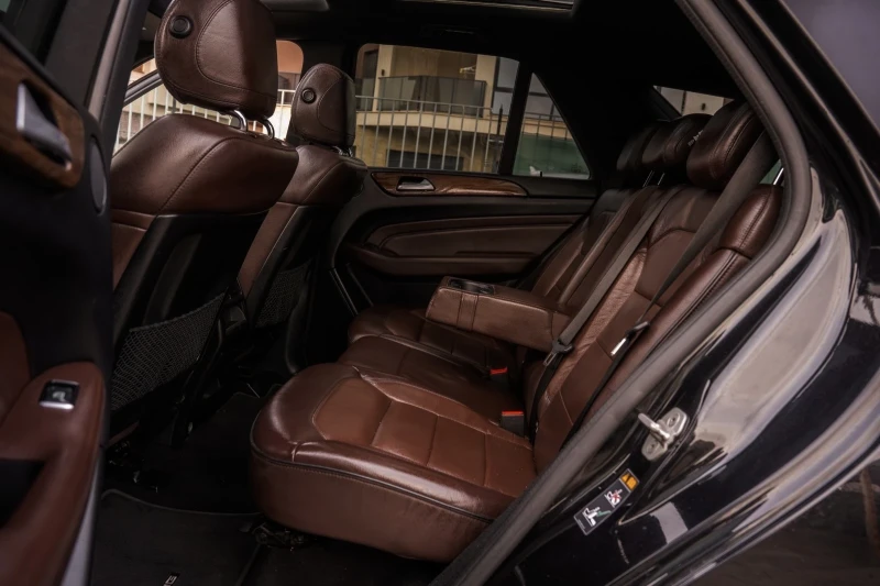Mercedes-Benz ML 350 BlueTEC-AMG-PANORAMA-Keyless GO-HARMAN KARDON-FULL, снимка 15 - Автомобили и джипове - 53410263