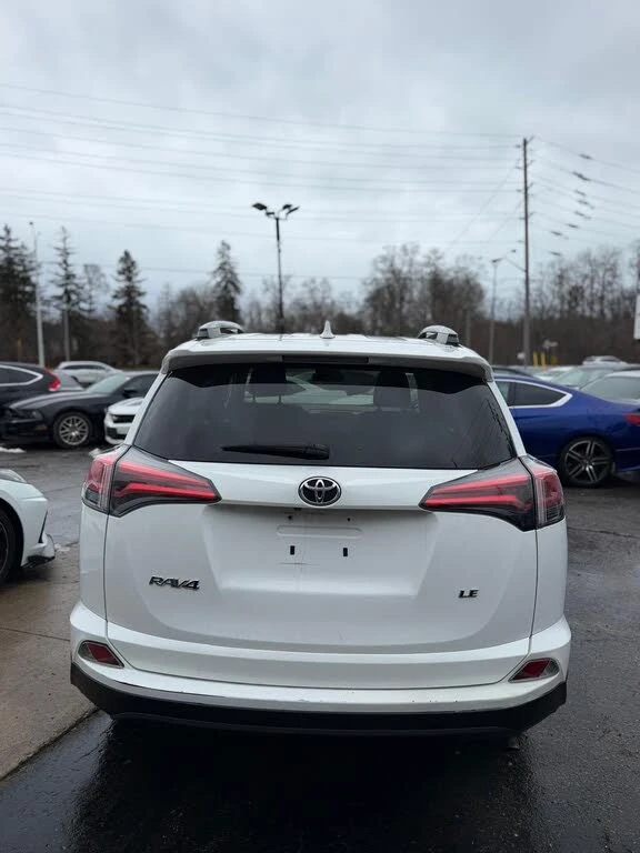 Toyota Rav4 LE, снимка 10 - Автомобили и джипове - 54711496