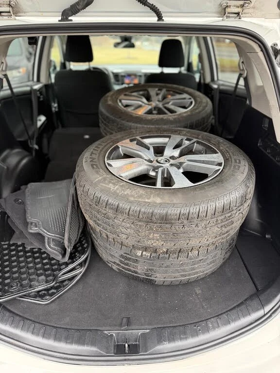 Toyota Rav4 LE, снимка 12 - Автомобили и джипове - 54711496