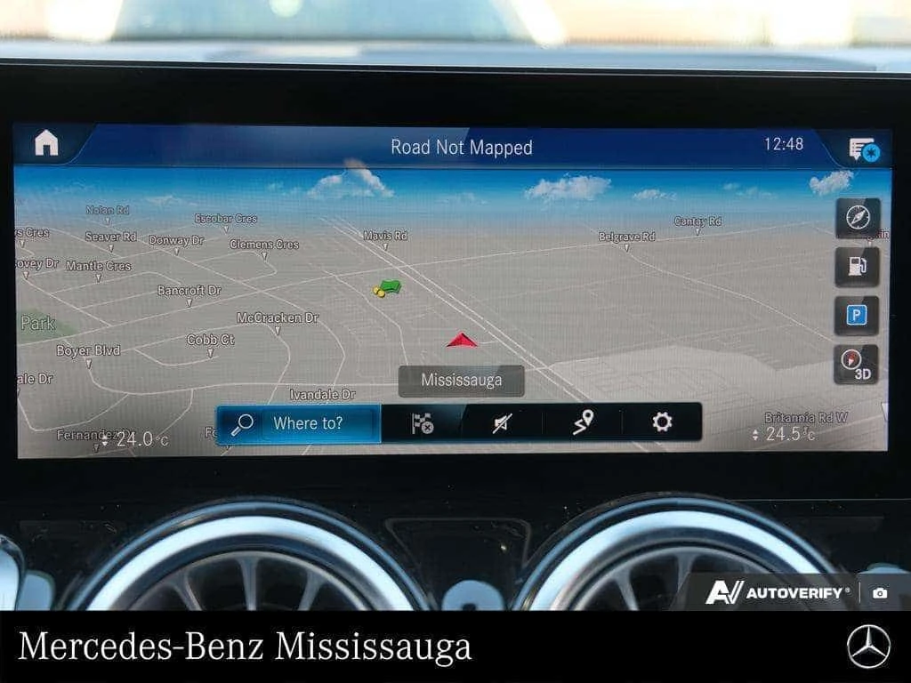 Mercedes-Benz GLB * 250 * 360 камери * Дистроник * , снимка 15 - Автомобили и джипове - 54042827