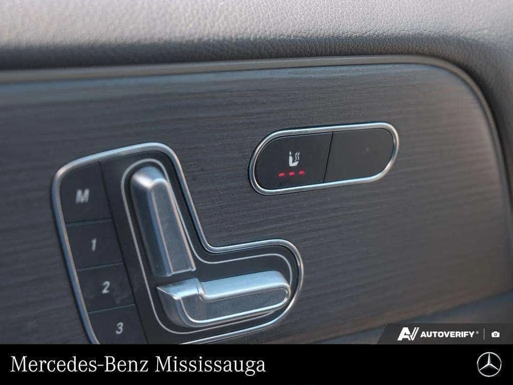 Mercedes-Benz GLB * 250 * 360 камери * Дистроник * , снимка 11 - Автомобили и джипове - 54042827