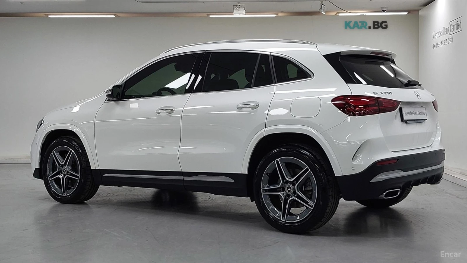 Mercedes-Benz GLA 4MATIC/360 VIEW/LANE DEPARTURE/DRIVER ASSIST, снимка 3 - Автомобили и джипове - 54813212