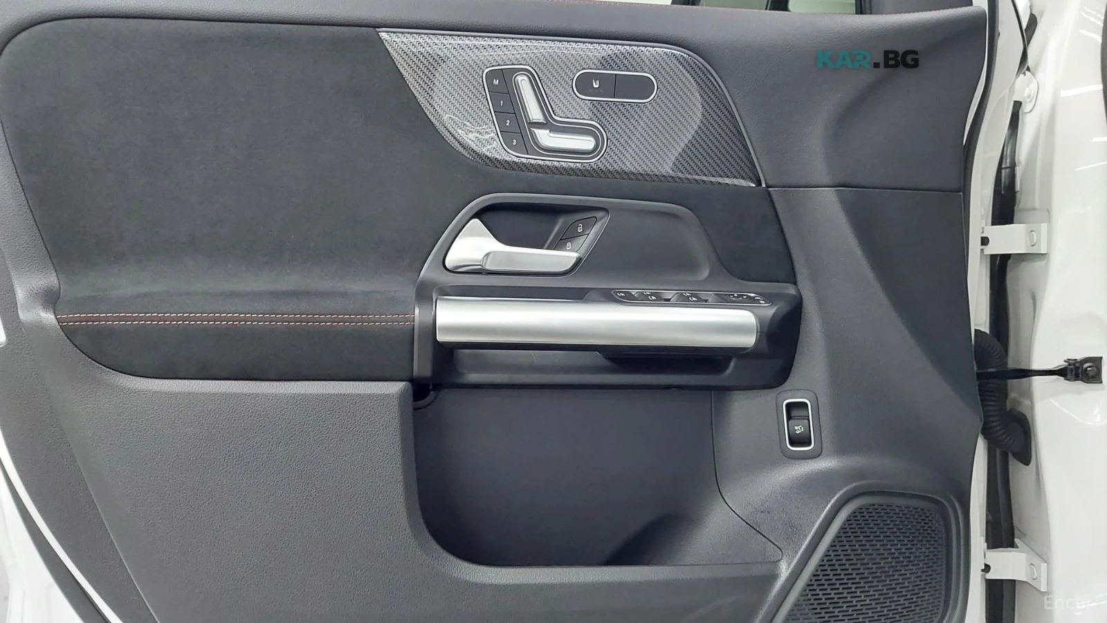 Mercedes-Benz GLA 4MATIC/360 VIEW/LANE DEPARTURE/DRIVER ASSIST, снимка 8 - Автомобили и джипове - 54813212