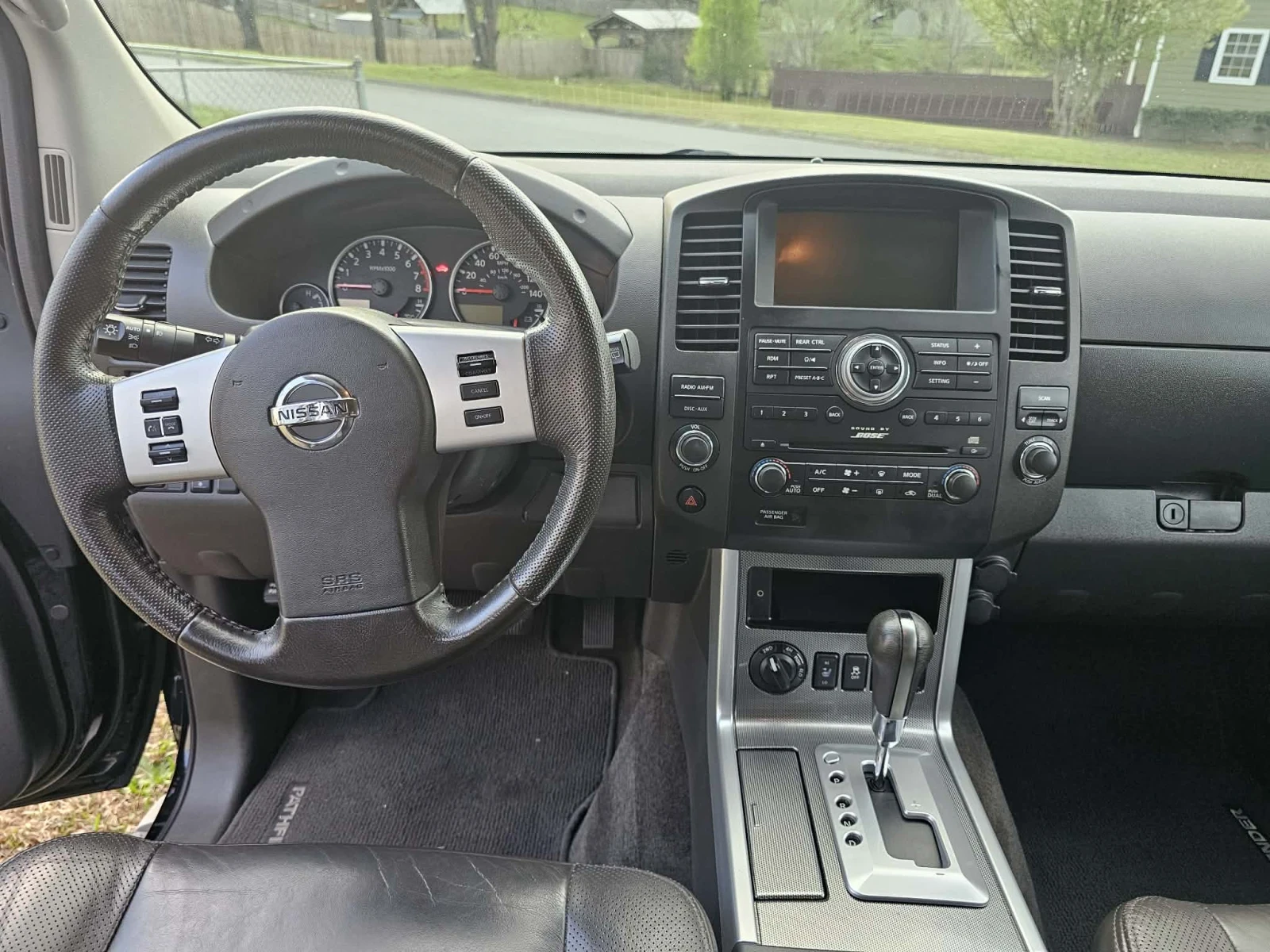 Nissan Pathfinder 2012 Silver Edition, снимка 7 - Автомобили и джипове - 55358185