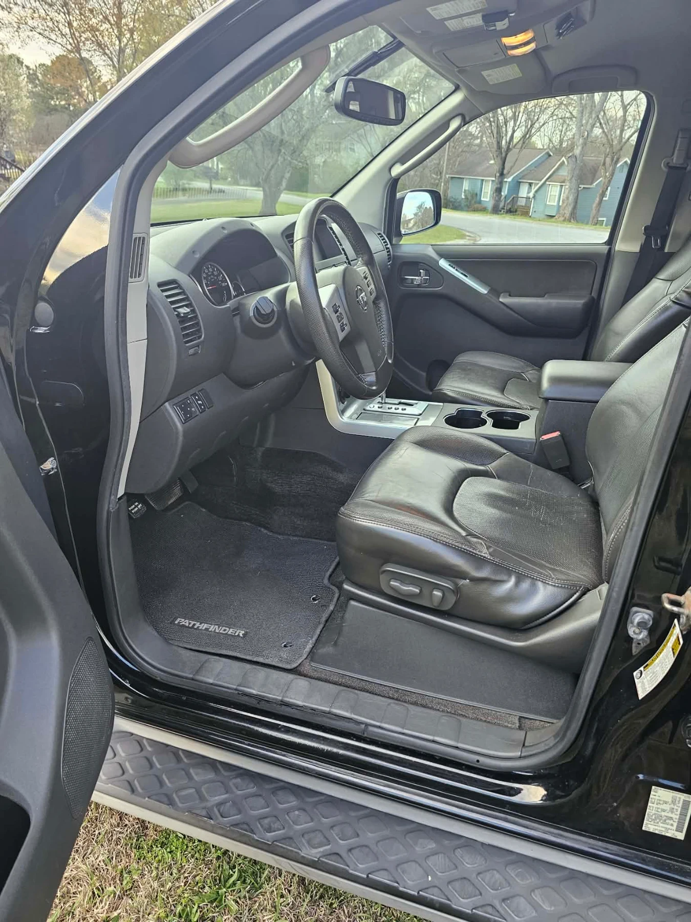 Nissan Pathfinder 2012 Silver Edition, снимка 6 - Автомобили и джипове - 55358185