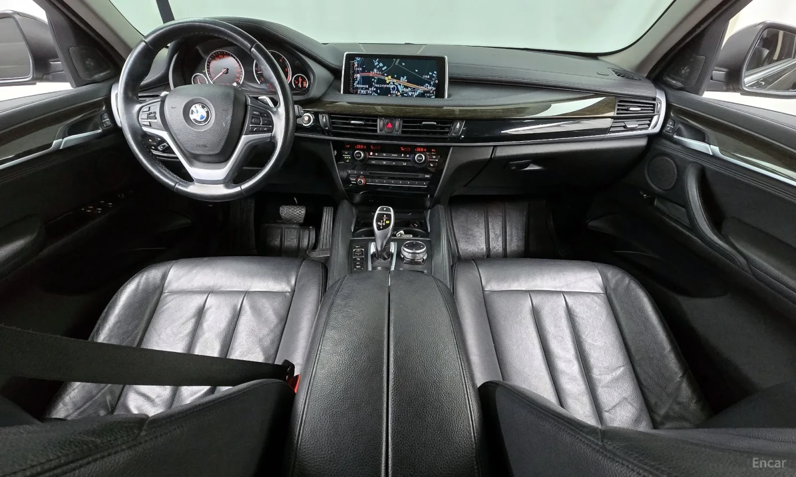 BMW X6 360 КАМЕРИ\ВСИЧКИ АСИСТИ\ТОП ЦЕНА, снимка 7 - Автомобили и джипове - 55572022