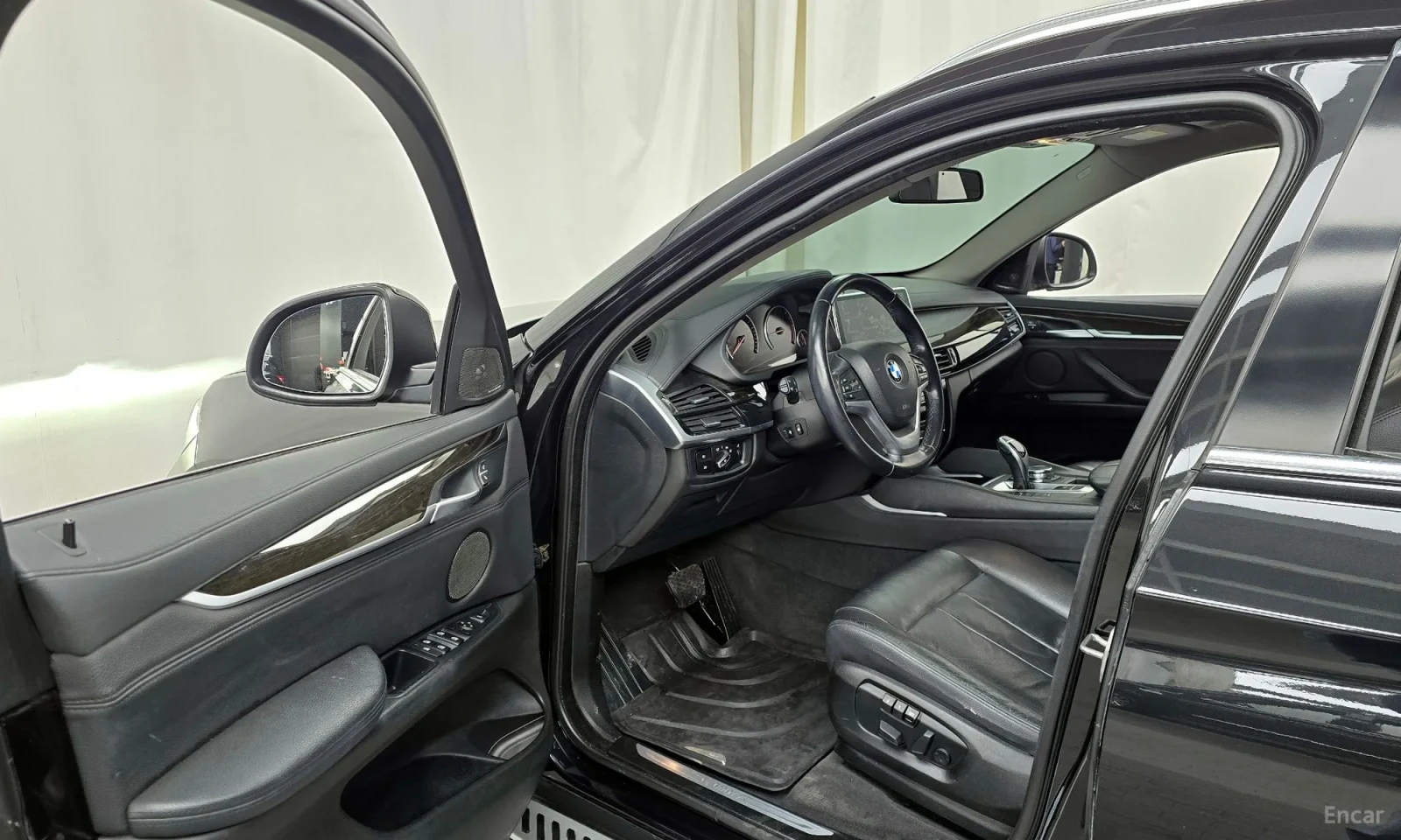 BMW X6 360 КАМЕРИ\ВСИЧКИ АСИСТИ\ТОП ЦЕНА, снимка 10 - Автомобили и джипове - 55572022