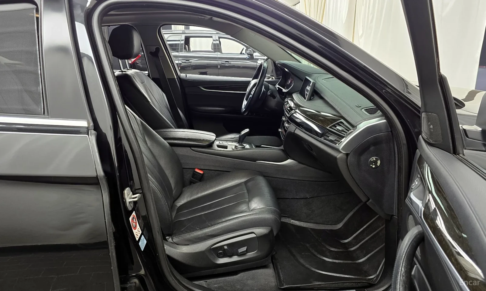 BMW X6 360 КАМЕРИ\ВСИЧКИ АСИСТИ\ТОП ЦЕНА, снимка 11 - Автомобили и джипове - 55572022