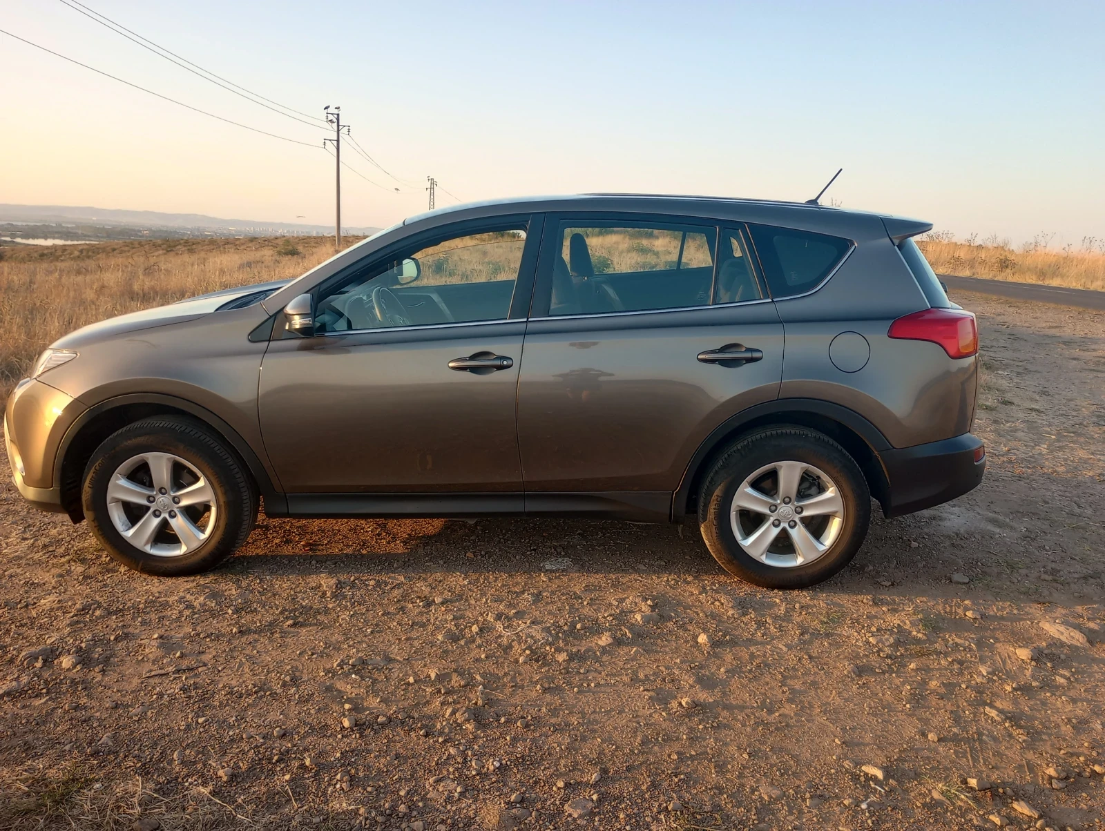 Toyota Rav4, снимка 4 - Автомобили и джипове - 55618715