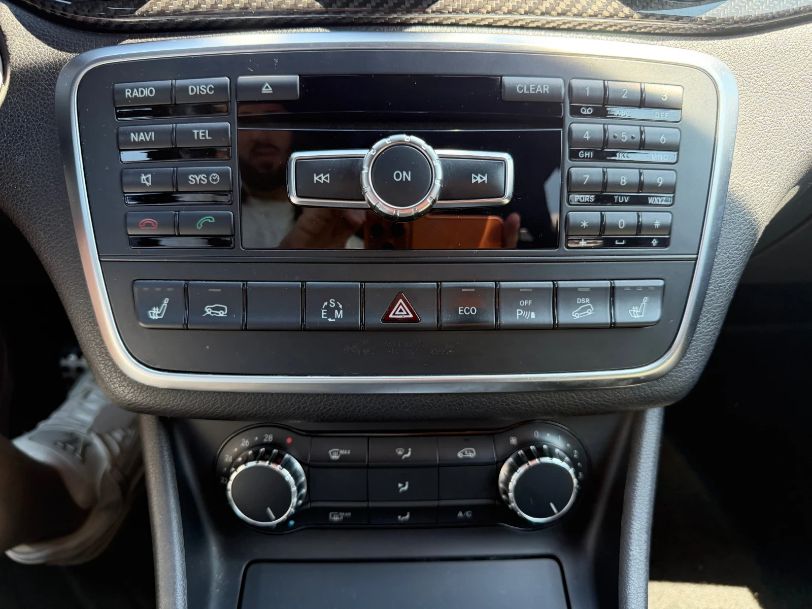Mercedes-Benz GLA 200 4matic-Подгрев-CarPlay-Черен таван, снимка 8 - Автомобили и джипове - 55625843