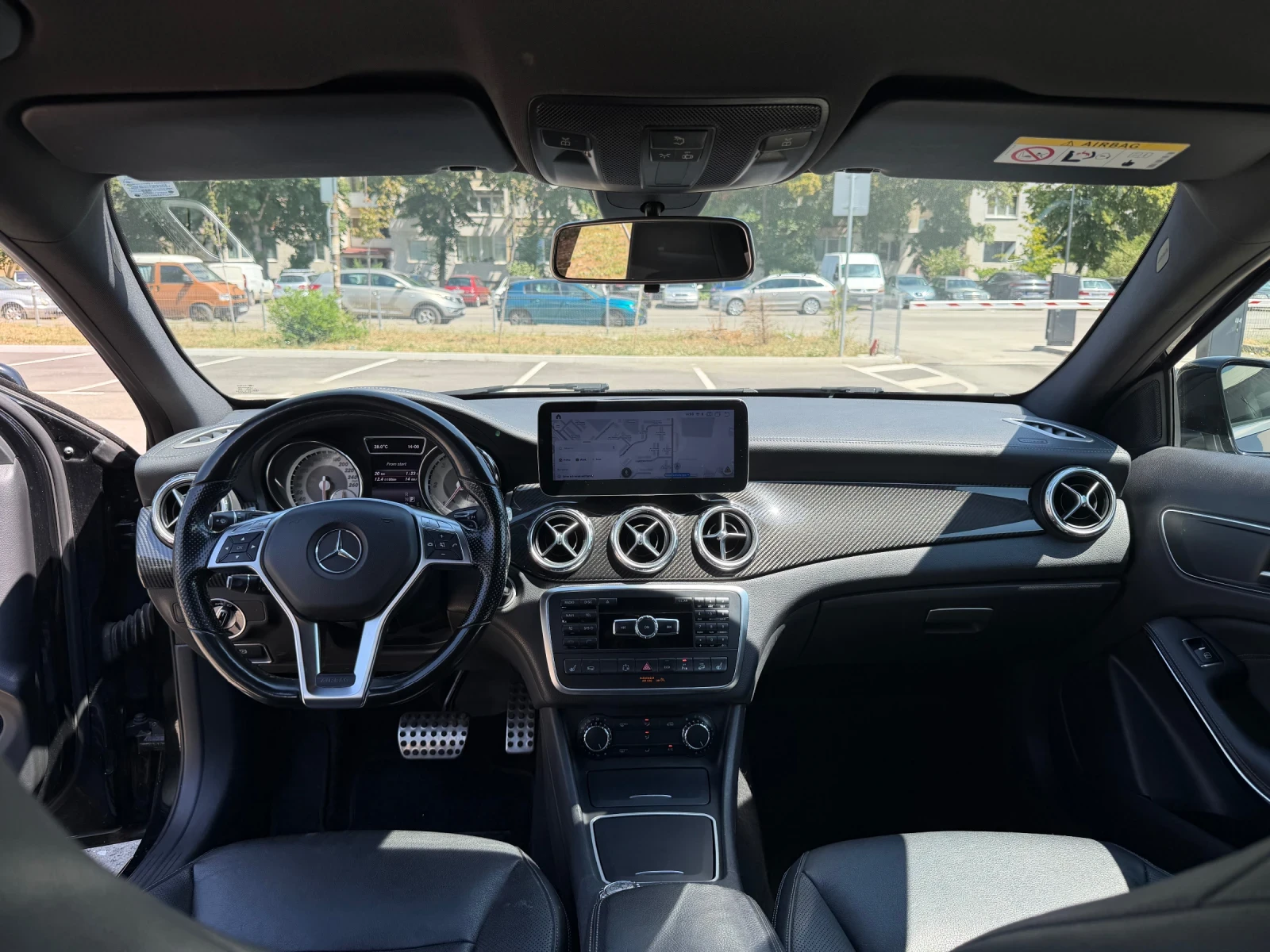 Mercedes-Benz GLA 200 4matic-Подгрев-CarPlay-Черен таван, снимка 5 - Автомобили и джипове - 55625843