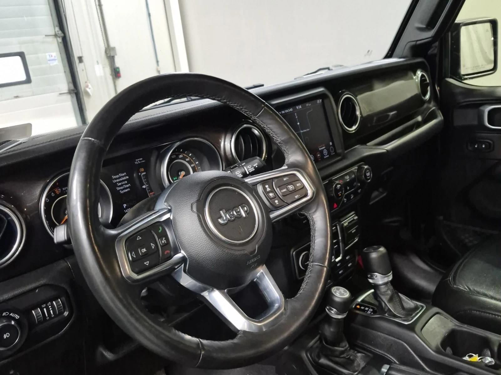 Jeep Wrangler * Sahara * АВТОКРЕДИТ * ОТ ПРЕДСТАВИТЕЛСТВО, снимка 10 - Автомобили и джипове - 55987785