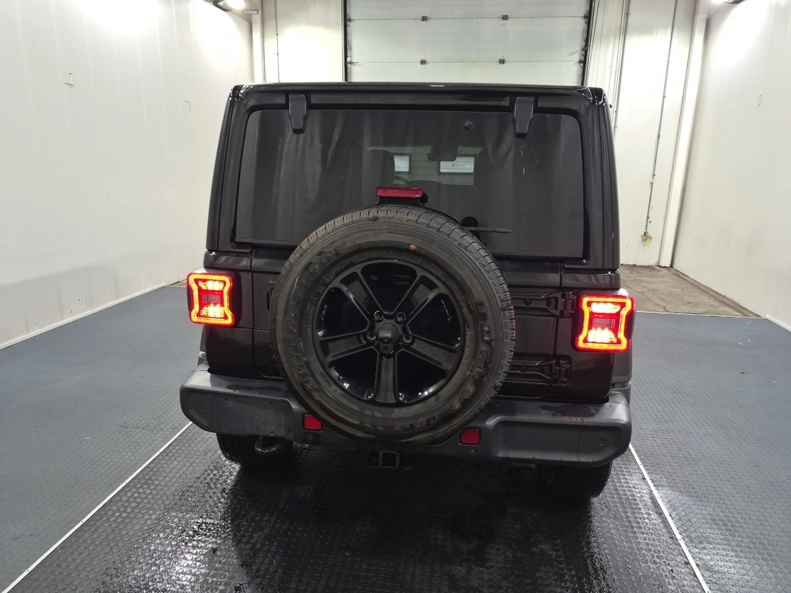 Jeep Wrangler * Sahara * АВТОКРЕДИТ * ОТ ПРЕДСТАВИТЕЛСТВО, снимка 5 - Автомобили и джипове - 55987785