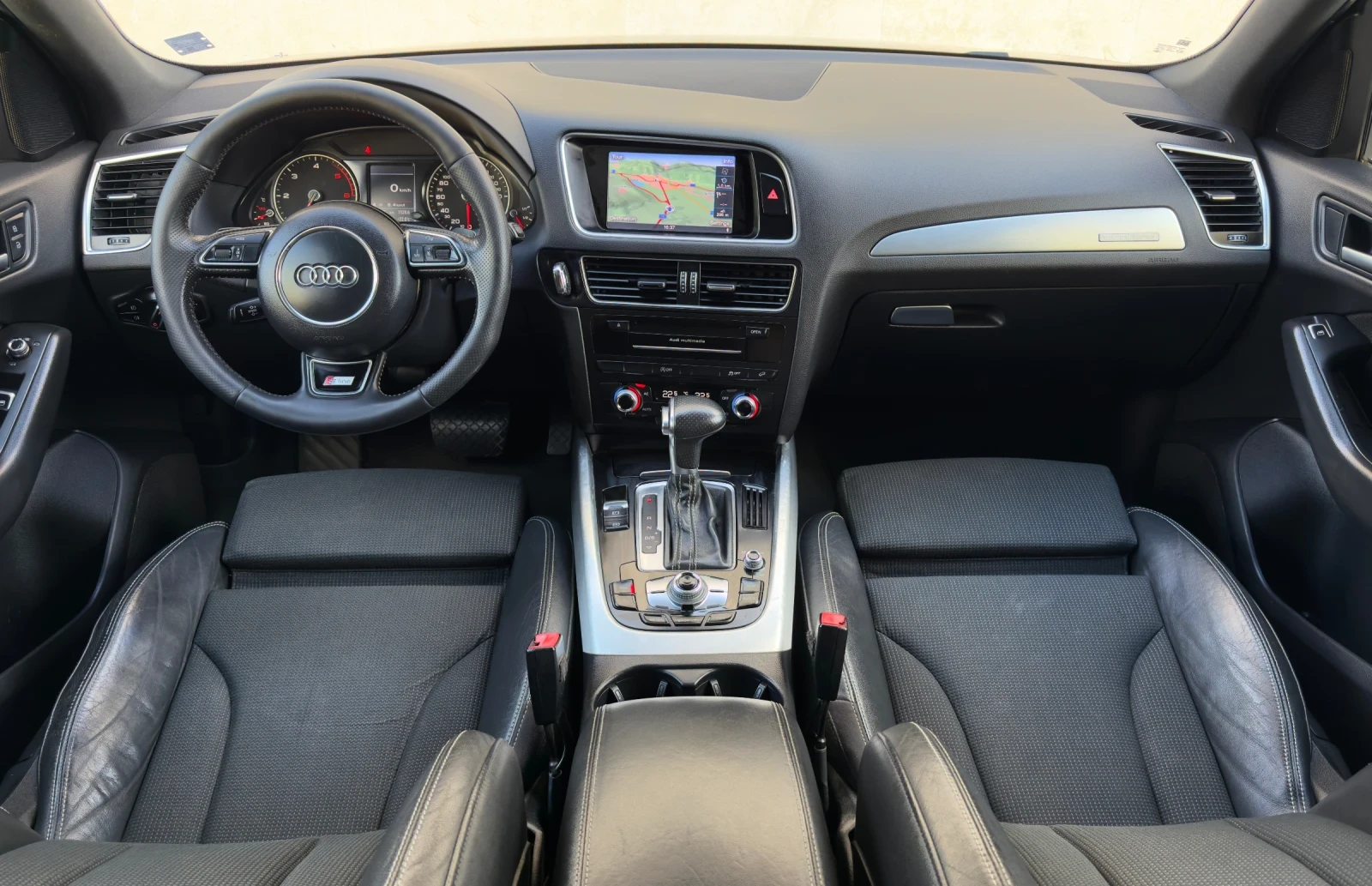Audi Q5 3.0TDi//S-LINE* FACELIFT, снимка 11 - Автомобили и джипове - 56265851